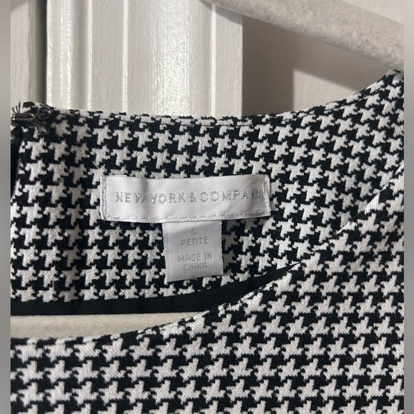 Houndstooth in black and white pattern, slim fit dress with some give. Gorgeous! - Picture 2 of 5